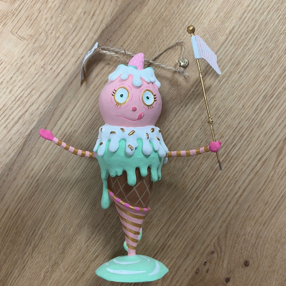 Ice cream ornament from glitterville